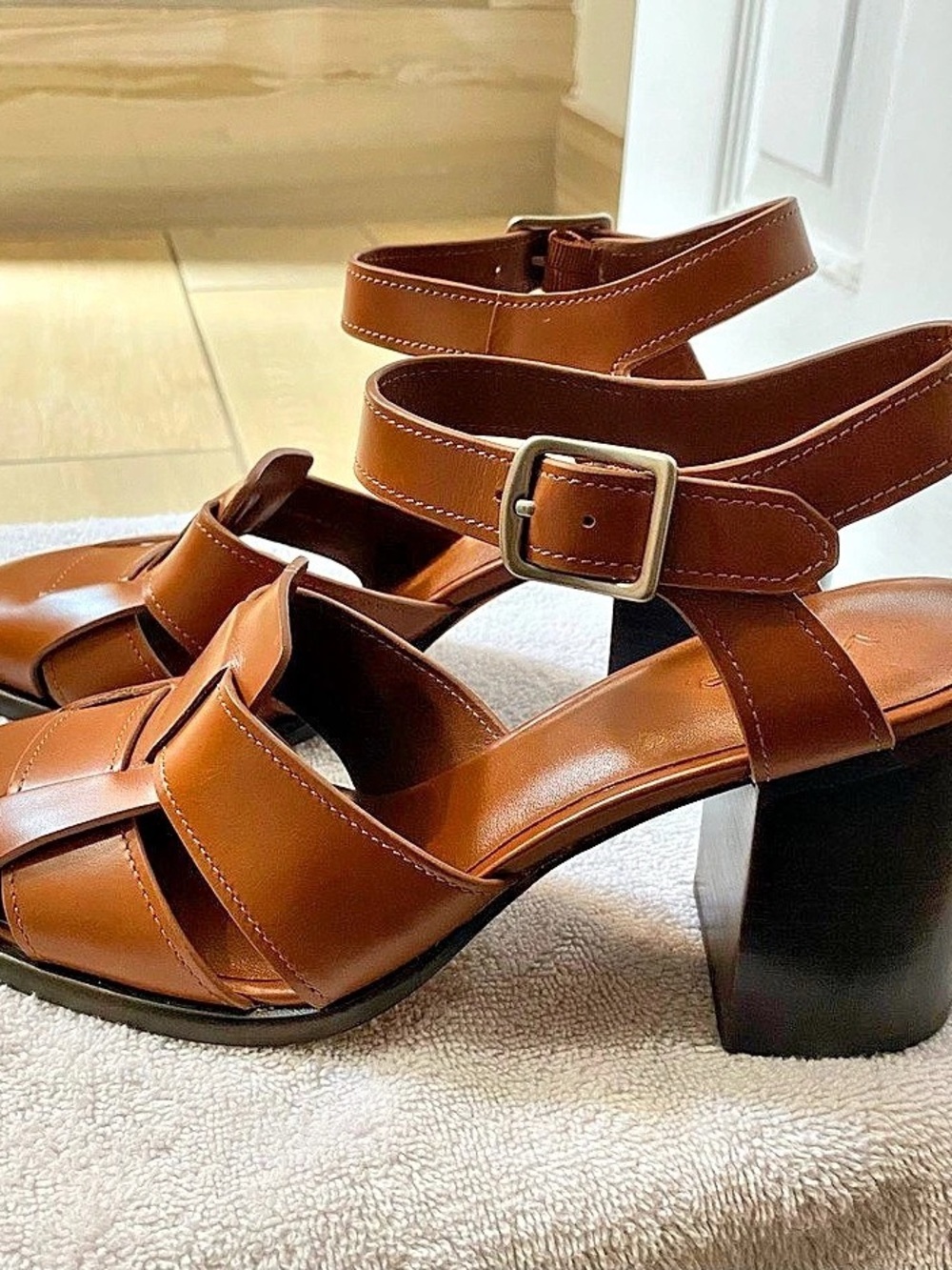 Vince Vero Cuoio Leather Block Heel Sandals Brown & Black US 8M